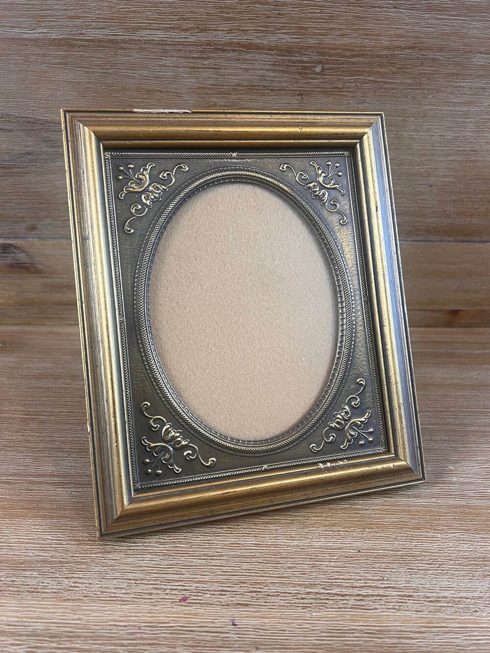 Vintage 1997 CARR 5x7 Picture Frame Ornate Gold Baroque Victorian Oval Photo